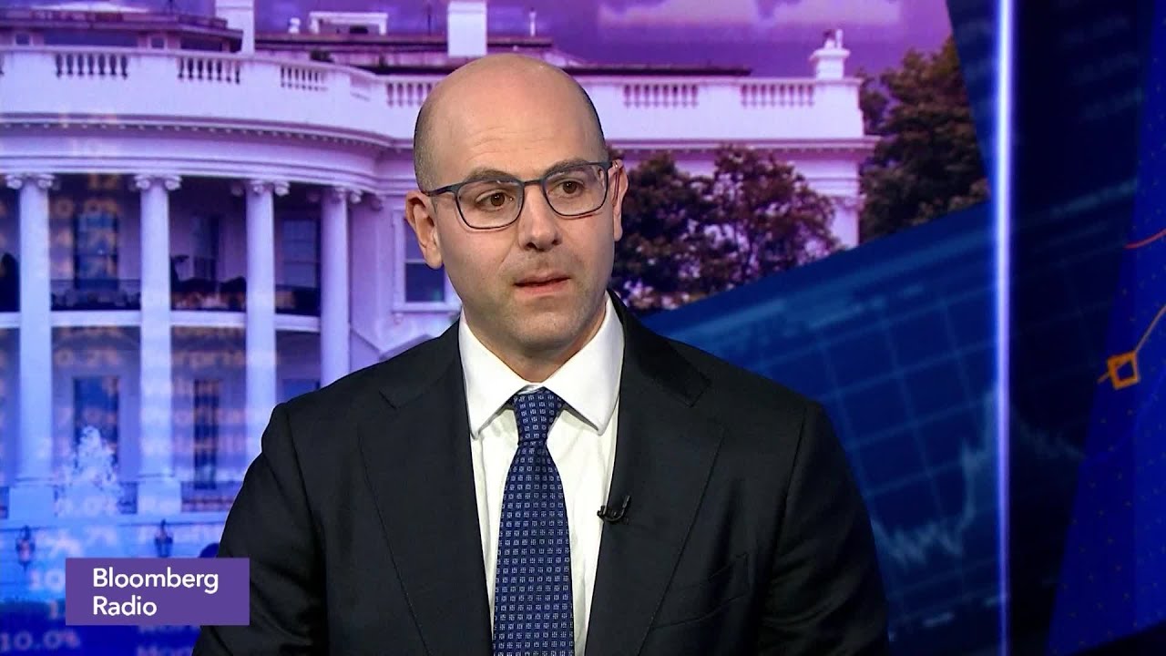 Trump's Economic Adviser Rejects Short-Term Pain From Tariffs