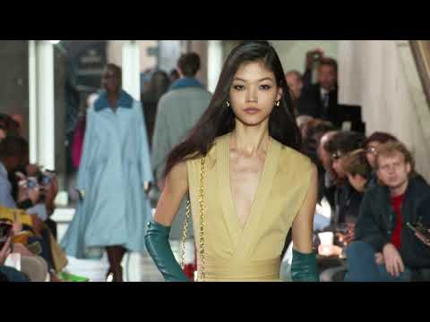 LANVIN FW20 MEN'S SHOW - BEACH BIRDS