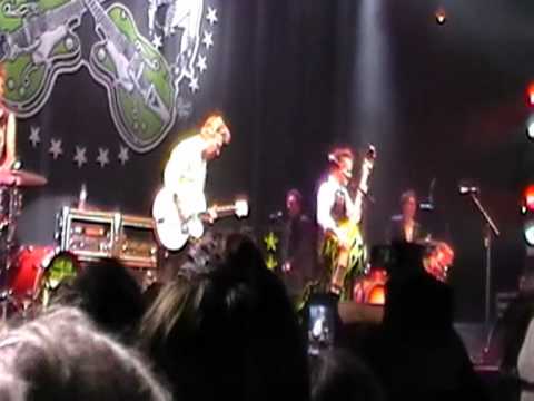 Brian Setzer 's Rockabilly Riot! - Rock This Town (Stabilize Version Live in Helsinki)