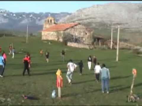 Fútbot. Tremaya, montaña palentina, La Pernía.