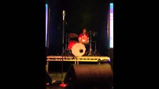 Jack 'wall of sound' Amblin grooving for soundcheck at O2 L