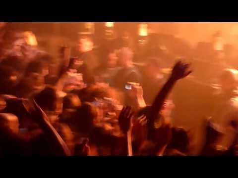 Arctic Monkeys - I Bet You Look Good On The Dancefloor (HD) Concerto Live @ Palasharp 26/01/2010