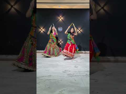 Dandiya Dance Video  #dandiya #garba #navaratri #ghoonghat  #bollywoodsongs