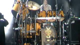 Santana&#39;s wife - Cindy Blackman drum solo - FEQ 2010