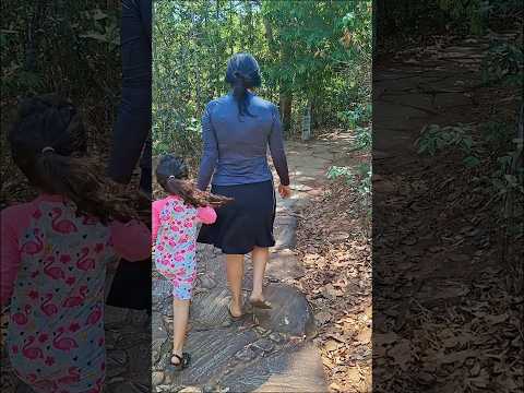 😃 Tássia na trilha da Cachoeira do Lázaro em Pirenópolis Goiás | reação de hoje