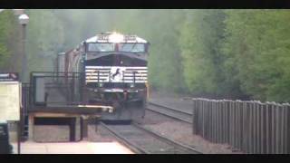 preview picture of video 'Norfolk Southern H07 at Ramsey, NJ Ample parking day or night'