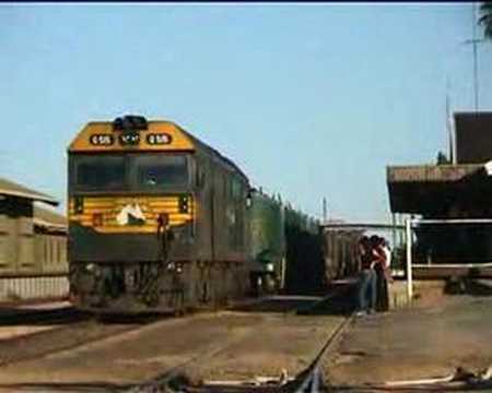 G515 shunting Mildura yard 12th October 2003