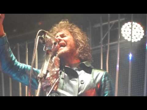 The Flaming Lips - Moth In The Incubator (Live) - Roundhouse - London Mon 27/05/13