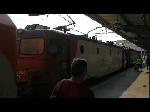 Trenul de Mărășești intirzie 70 min din cauza locomotivei defecte