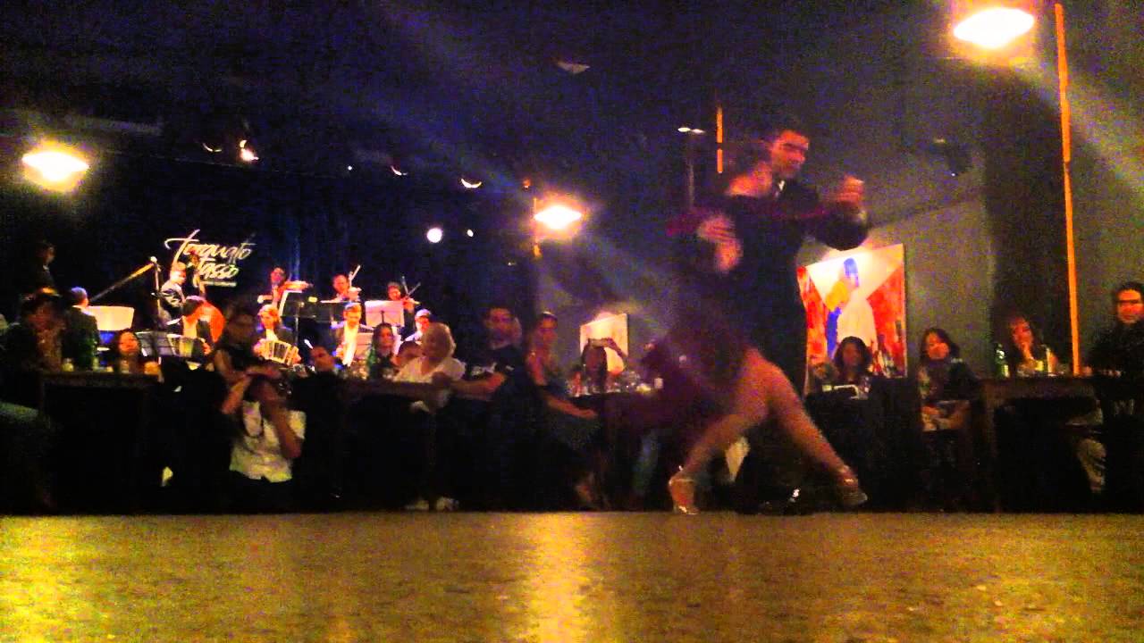 María Noel Sciuto y Cristhian Sosa con la Juan D'Arienzo en La Milonga del Tasso - Vals