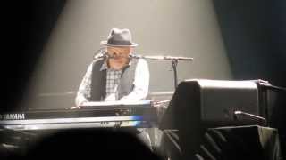 Paul Carrack + Eric Clapton - It Ain't Easy (To Love Somebody) - Berlin 2013 [HD]