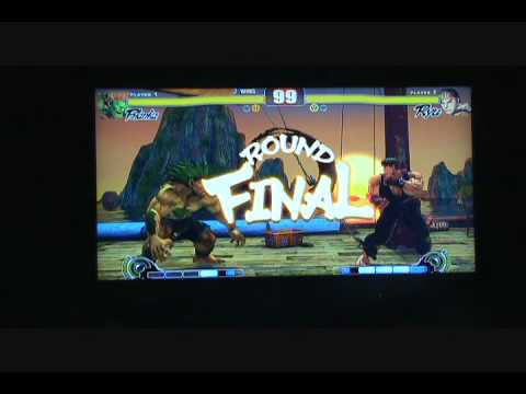 malakyoma (Bl) vs. Bandana Rob (Ry) SF4 casuals in barrie