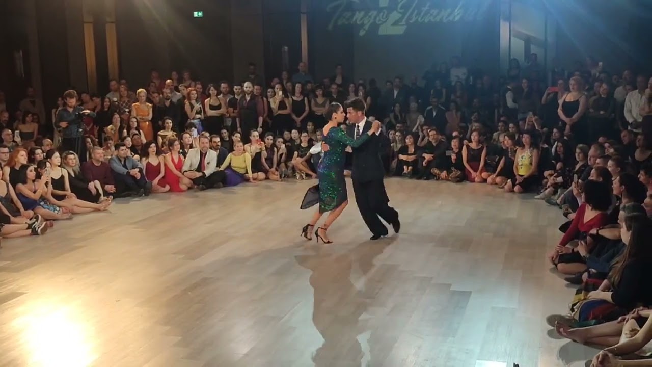 Video thumbnail for Sebastian Achaval & Roxana Suarez - Captivating Tango (3/4) - "Sin Palabras" by Osvaldo Pugliese