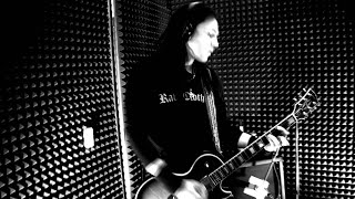 CRYSTAL BALL featuring Noora Louhimo (Battle Beast) - Eye To Eye Videoclip