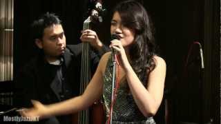 Monita Tahalea - Dream a Little Dream of Me @ Mostly Jazz 14/02/13 [HD]