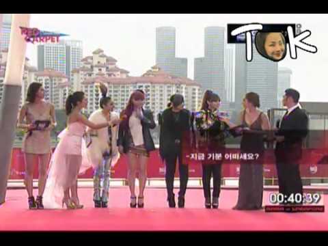 2NE1 -- Red Carpet [ Mnet Asian Music Awards 2011 | 111129 ]