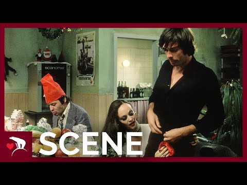 Julefrokosten (1976) - Søren smider bukserne