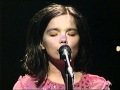 Björk - Violently Happy (live on Top of the Pops (1994))