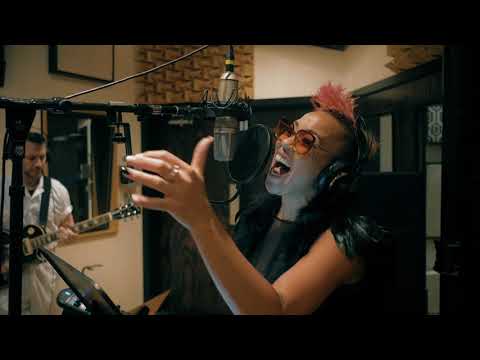 Mountain Song | Janes Addiction cover | ft. Maya Azucena