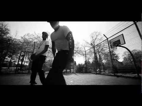 Nicone & G-Hot feat. Julian King - ein Leben /prod.GEE Futuristic