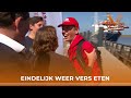 Na 35 dagen op zee eindelijk genieten van een verse maaltijd van Herman! | Herman helpt een handje