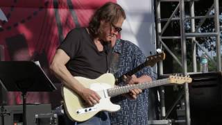 Robben Ford - "Birds Nest Bound" (Live at the 2016 Dallas International Guitar Show)