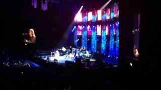 Eric Clapton - When somebody thinks you&#39;re wonderful (Dublin 9/5/2011)