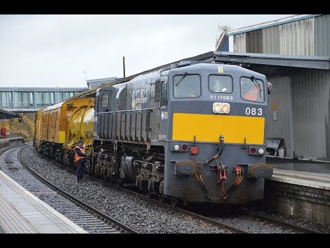 Irish Rail 071 Class Loco 083 on the Sperry Train at Skerries & Newry 7/11/19