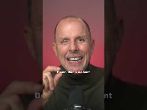 ​Am Straßenrand das Handy nutzen - darf ich das? 🤔​​​ | WBS.LEGAL #shorts