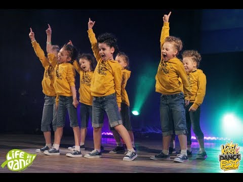 ELAINZ DANCE STUDIO - ""Во дворе"