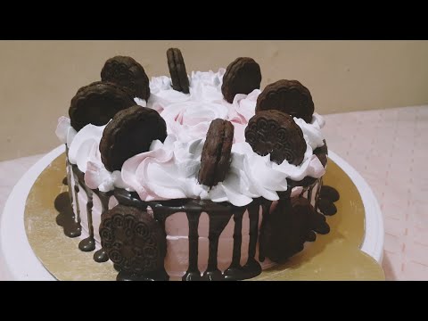 Chocolate Sponge Cake Decoration with whippedcream // Easy cake decorating idea..