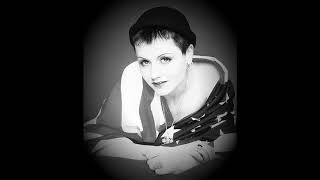 &quot;They long to be close to you&quot; The Cranberries