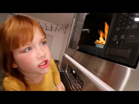 DAD vs KiDS day 3 - Making Chocolate Candy! Mom still in Disneyland! and house Christmas Decorations