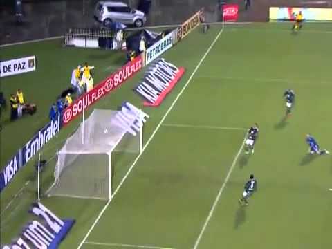 Gol do Comercial-PI contra o Palmeiras no Pacaembu