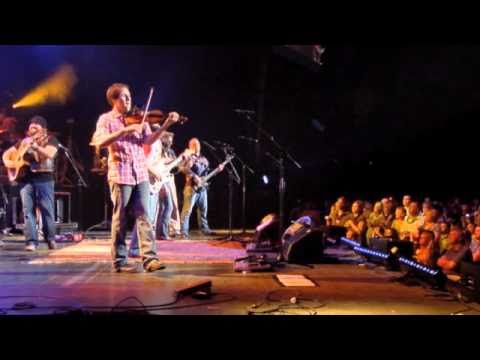 Zac Brown Band - Free (Feat. Joey & Rory) [Live]