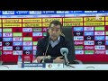 Van Bronckhorst over 2-1 zege op koploper: 'Als team overwinning binnengesleept'
