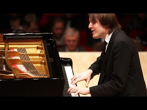 Daniil Trifonov ~ Schumann Piano Concerto ~ live 2016