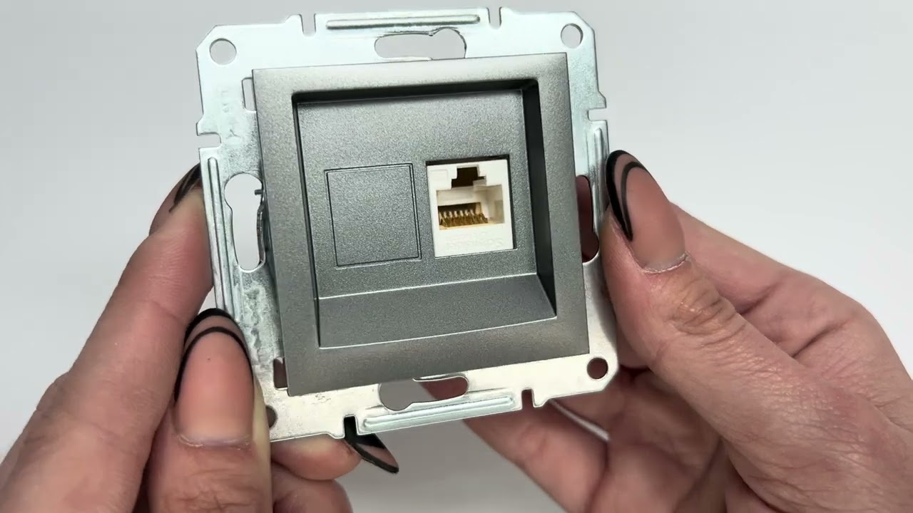 Розетка одинарная компьютерная RJ-45 SCHNEIDER Asfora сталь EPH4300162