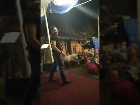 Keseruan di atas panggung Agus & bembeng terri cura lia