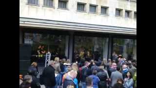 Go Back To The Zoo - (I Just Wanna) Milkshake