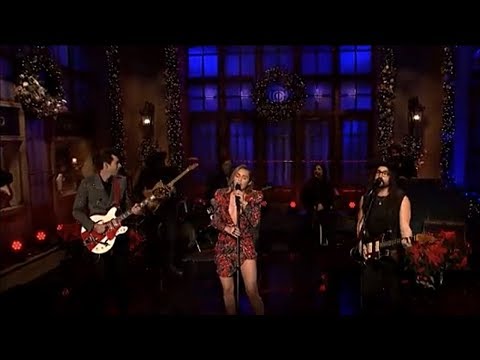 ✩🎄★Happy Xmas (War Is Over)★🎄✩ ~ Miley Cyrus & Mark Ronson feat. Sean Ono Lennon