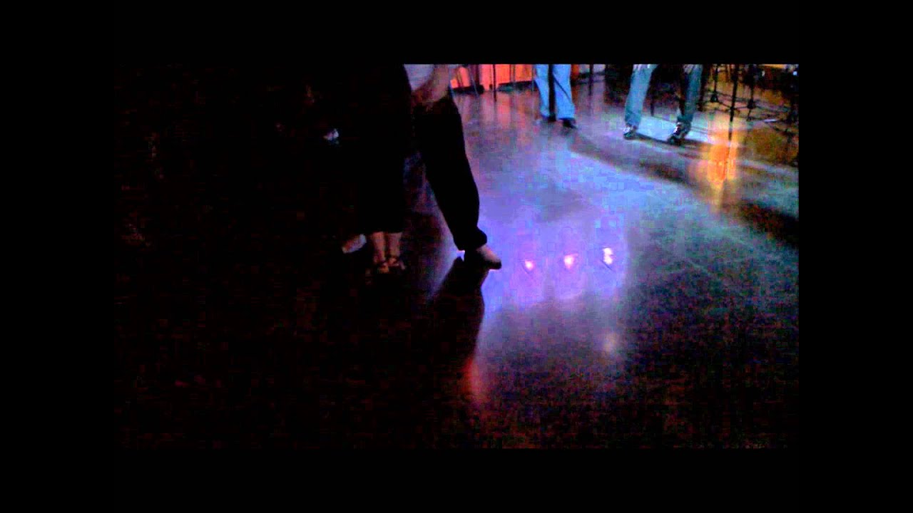 Daniela Roig y Hernán Prieto, Clase de tango en La Viruta