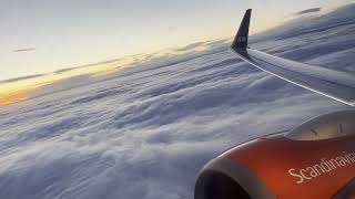 4K | SAS Boeing 737-700 takeoff in fog