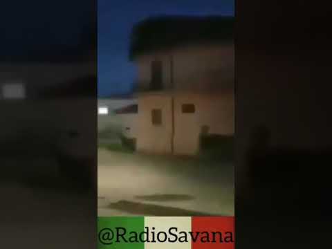 Italie Francavilla Marittima Cosenza Véhicule de la Protection Civile diffuse la Prière Islamique