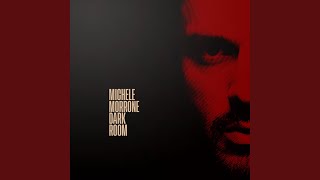 Musik-Video-Miniaturansicht zu Dark Room Songtext von Michele Morrone