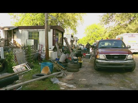 Some residents remain at condemned mobile home park after city of Toledo's deadline to vacate