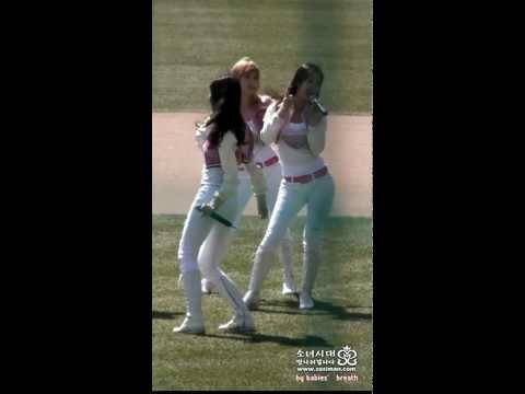 [Fancam] 100328 SNSD Yuri - 'Oh!' @ Baseball Season Opening
