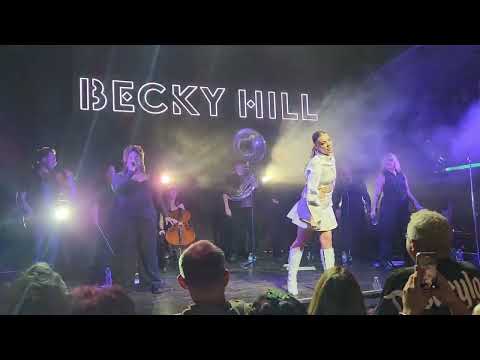Becky Hill unreleased single "Lost the Plot" live in San Diego
