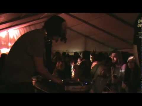 Spoo Hakki @ Leeds Festival 2012, Oxjam Tent