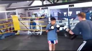 preview picture of video 'Kick Boxen ! Boxing ! Daniel 11 Jahre alt ! Kampfsportcenter Frechen ! Muay Thai !'